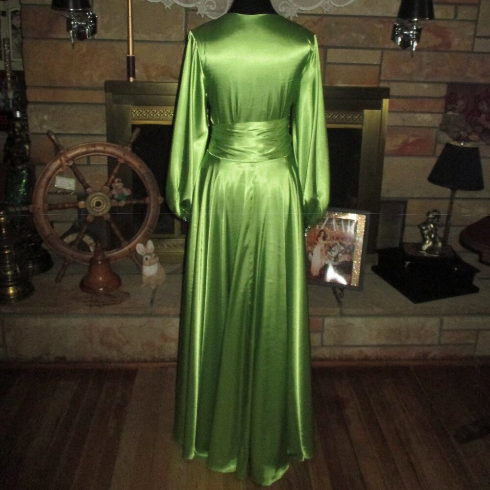 Catherine D'Lish Beverly Gown - Picture 4 of 11